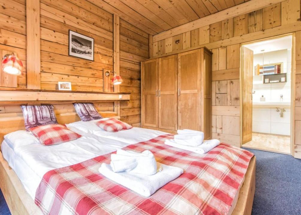 Hotel Zerrenpach Cserpatak Kültér fotó