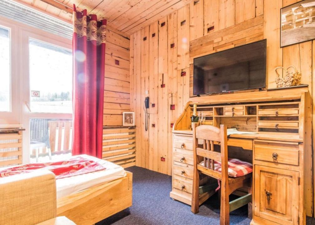 Hotel Zerrenpach Cserpatak Kültér fotó